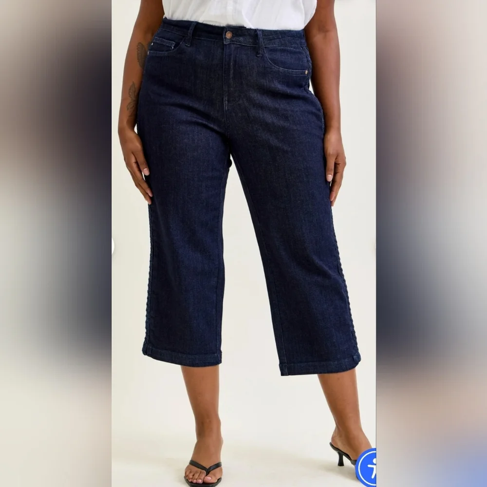 Judy Blue Cropped Wide-Leg Jeans - Picture 1 of 8